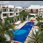 Penthouse En Via 38 Playa Del Carmen